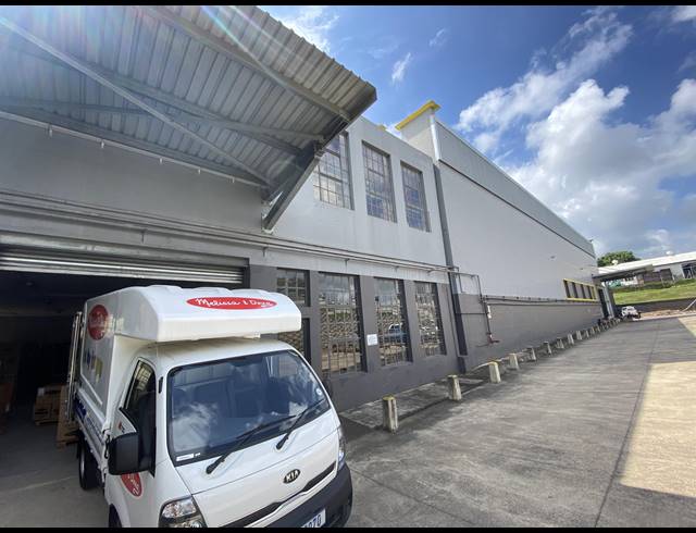 1,548M² WAREHOUSE TO LET IN NEW GERMANY